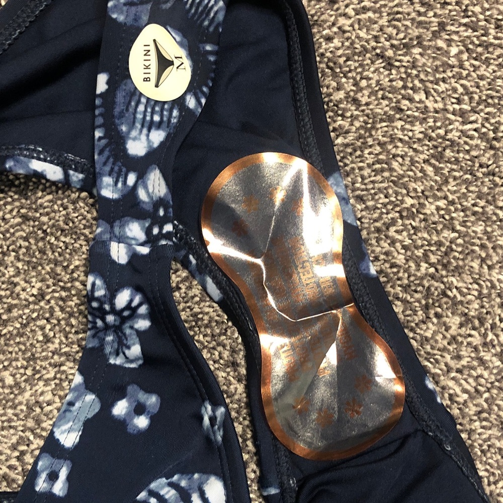 Aeropostale Floral Bikini Bottom - Picture 4 of 6
